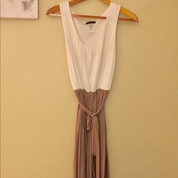 Simple Classic Knit Dress - Picture 4 of 4